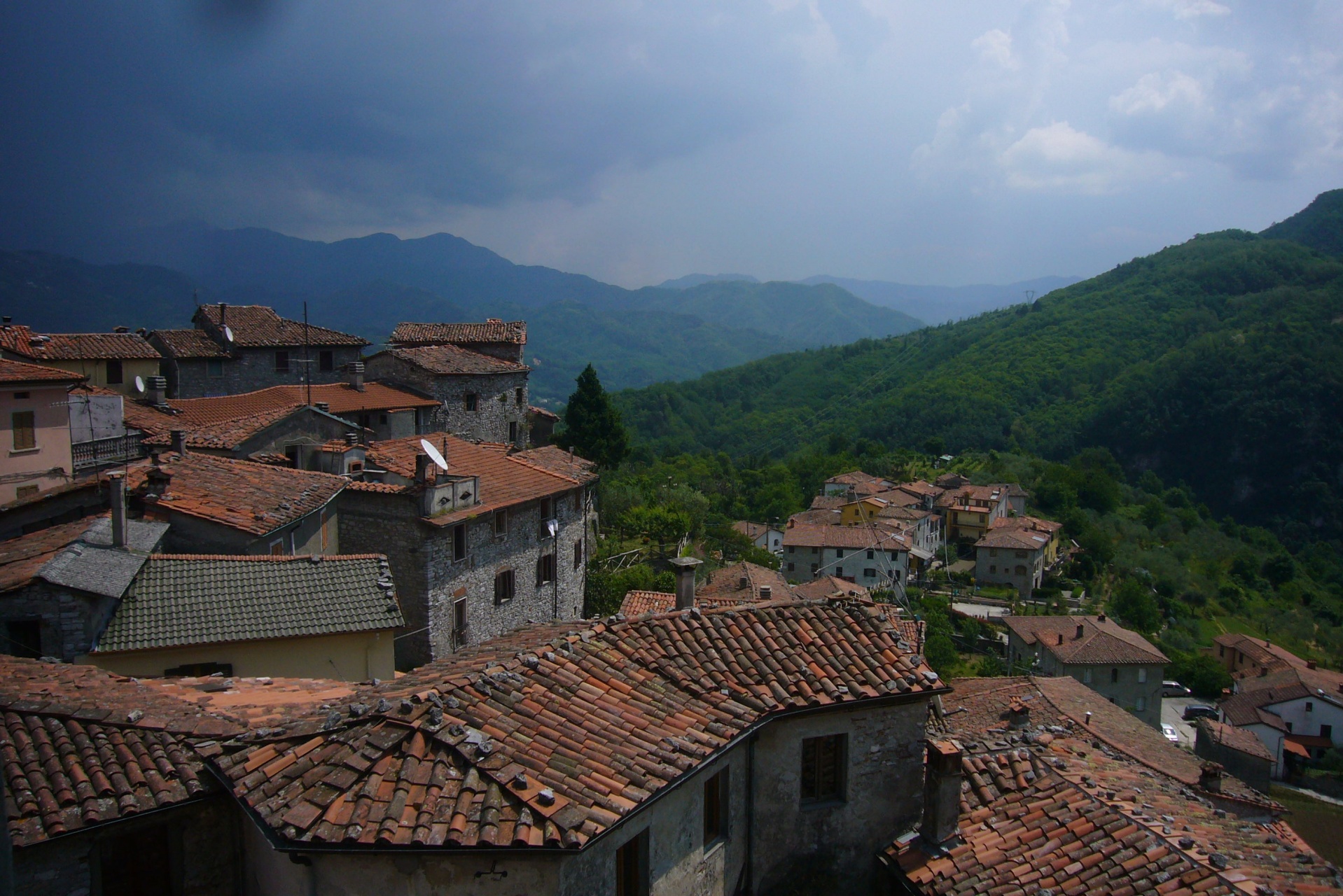 Appartamento GALLICANO vendita  Cardoso  HOUSES IN TUSCANY